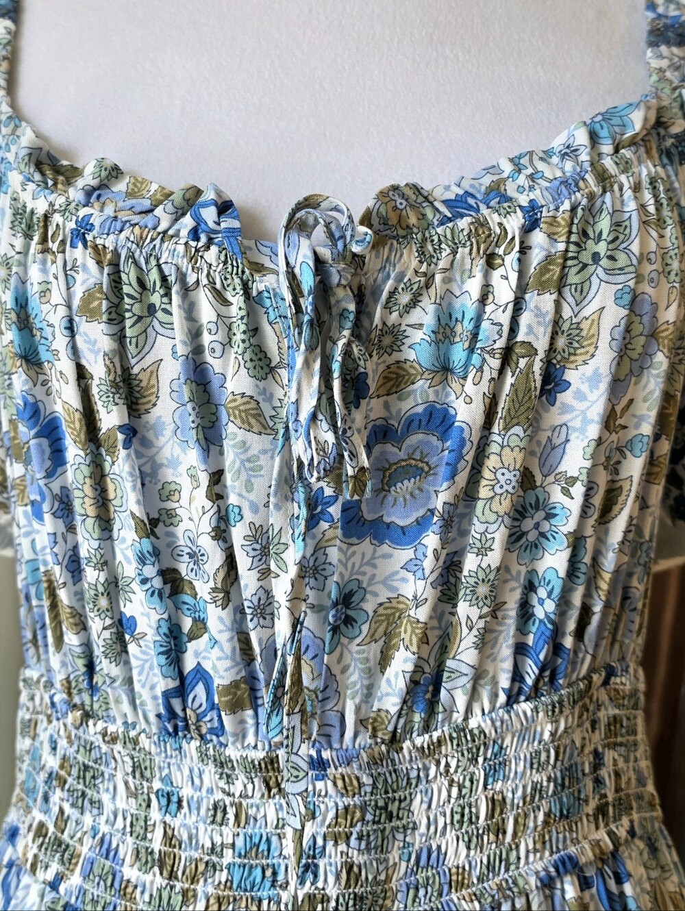 By The River Floral Maxi Dress Womens L Blue White Smocked Waist Puff Sleeves Bo - Picture 8 of 13